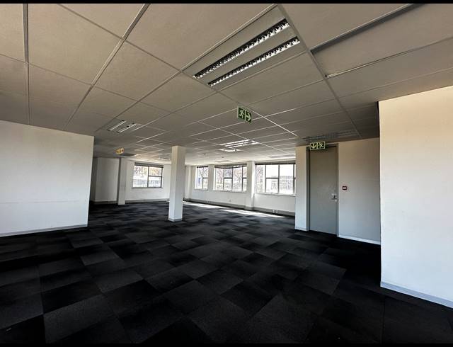 5,301M² OFFICE TO LET IN WOODMEAD